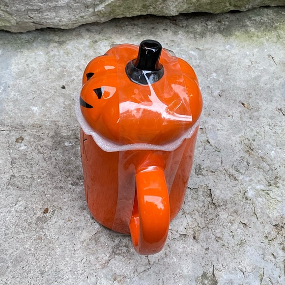 Rae Dunn TRICK OR TREAT Mug with Pumpkin Topper - Picture 3 of 5